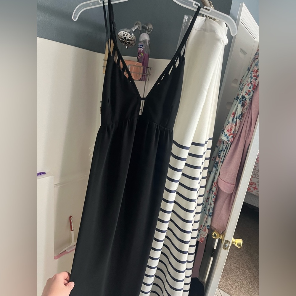 Women’s black dress. Size small.